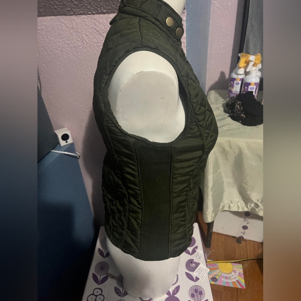 Forest Green Zip-Up Vest NWOT - Picture 3 of 4